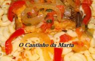 BACALHAU GUISADO COM PIMENTOS