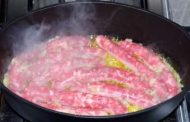Arroz de Salsichas Frescas com Couve Lombarda e Açafrão