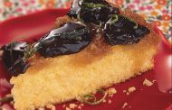 Bolo de Fubá com Ameixa Seca