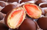 Beijinhos de chocolate e morango