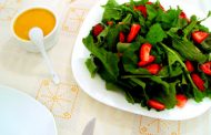 Salada de rúcula com morango