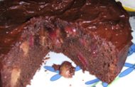 Bolo de Chocolate e Cerejas