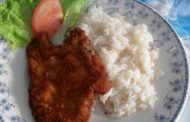 Costeletas de Porco Panados e Arroz Frito