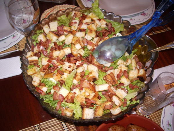 Salada de Bacon e Croutons