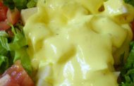 Salada com molho de açafrão