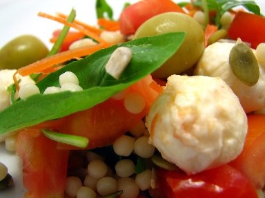Salada de Cuscus com Mozzarella Fresco e Rucula