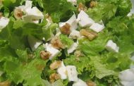 Salada de Alface com Queijo e Nozes