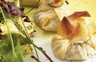 Embrulhos de courgette e mozzarella em massa filo 