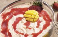 Mousse de Manga com Molho de Morangos 