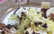 Salada de Endívias com Queijo e Nozes 