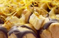 Bolo de profiteroles com recheio de castanhas