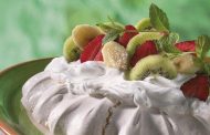 Pavlova com Salada de Frutas 