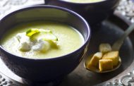 Sopa de courgette com alho francês e nabo 