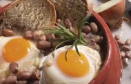 Sopas de Feijão Catarino com Ovos 