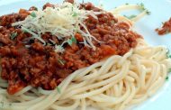 ESPAGUETE À BOLONHESA