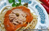 MACARRÃO AO MOLHO DE TOMATE E ATUM