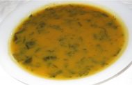 Sopa de cenoura com feijão manteiga e espinafres 