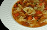 Sopa de capelete com legumes